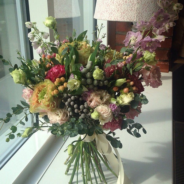 33 букета. 33 букета. Букетная лавка, псков. Фирменный букет из 33 роз. Букет из 33 белых роз.