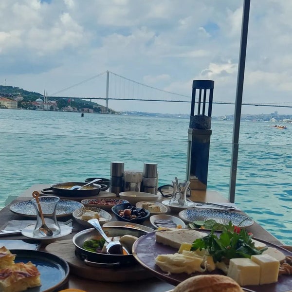 6/18/2023 tarihinde 𝓕𝓔𝓐𝓡𝓛𝓔𝓢 .ziyaretçi tarafından İnci Bosphorus'de çekilen fotoğraf