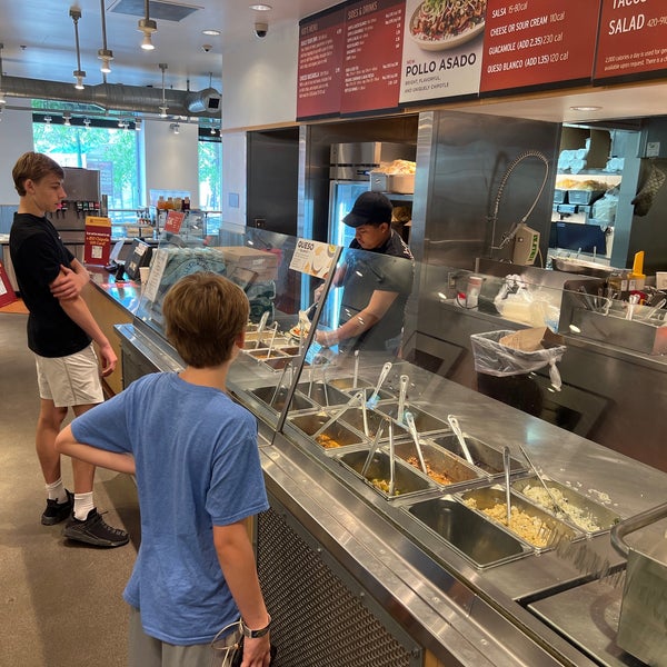 Chipotle Mexican Grill - Mexican Restaurant in Cedar-Riverside