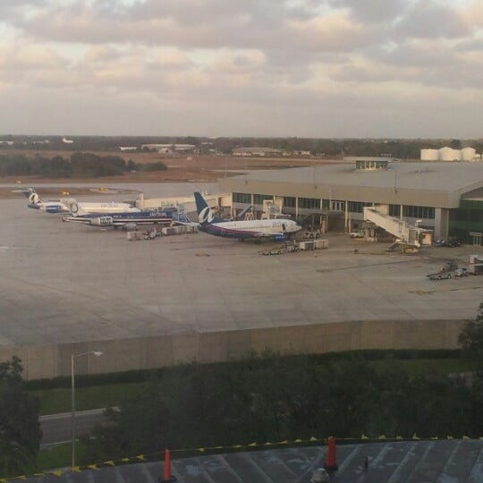 Foto scattata a Tampa Airport Marriott da david m. il 12/26/2012
