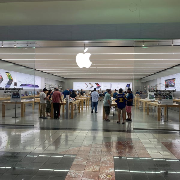 Washington Square - Apple Store - Apple