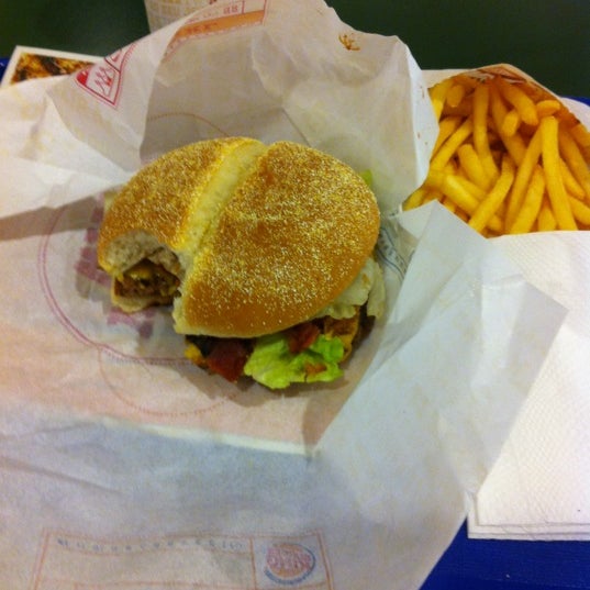 Foto scattata a Burger King da Pavel Y. il 11/4/2012