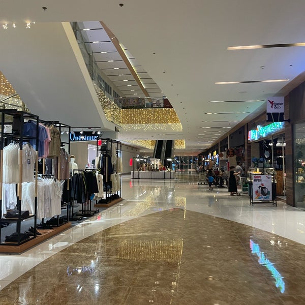 H&m vista cheap mall nuvali