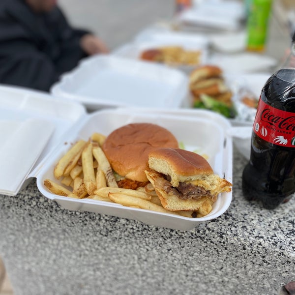 Chili's Bar & Grill Yokosuka Navy Base アメリカ料理店