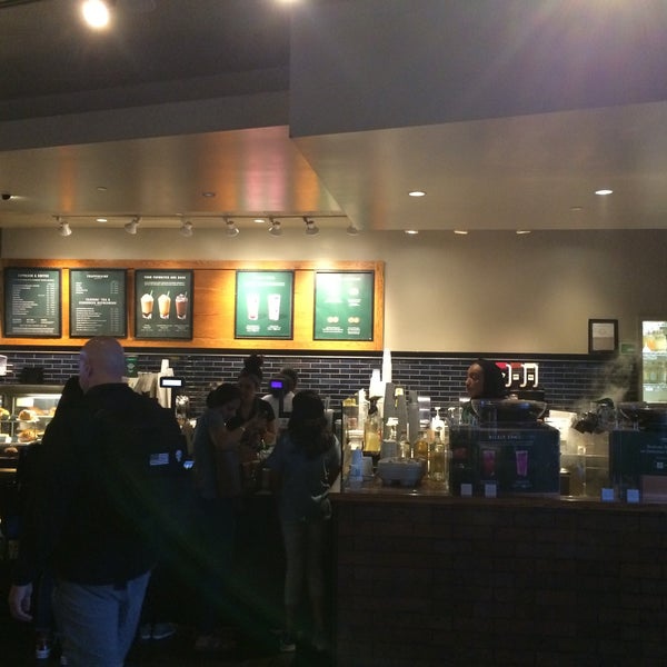 Starbucks Coffee Shop in Columbus