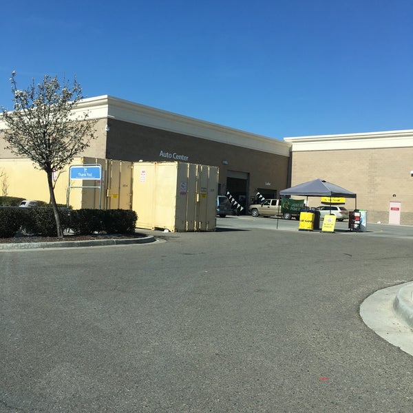Walmart Supercenter Hanford, CA