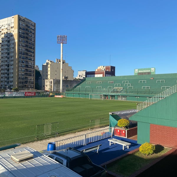 Se funda el Club Ferro Carril Oeste de Caballito