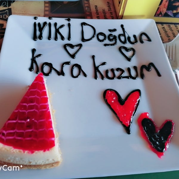Das Foto wurde bei Yeşilçam Kahve Evi Zeytinburnu von dilek d. am 3/31/2019 aufgenommen