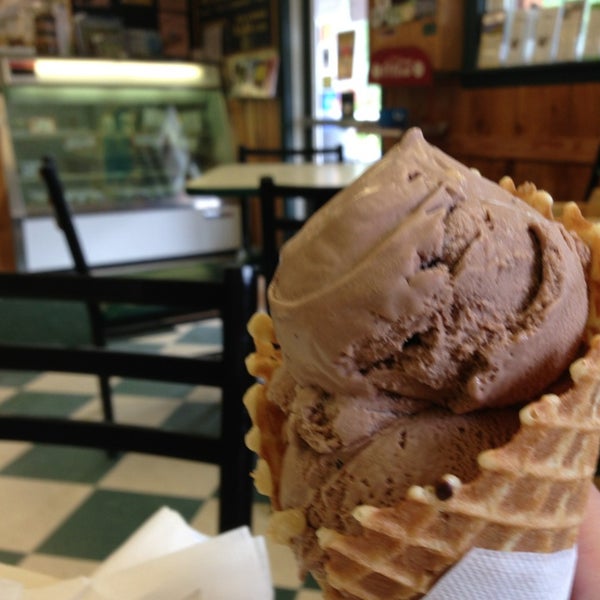Photo taken at Cayuga Lake Creamery by Jim J. on 7/9/2013