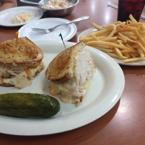 Roasters' N Toasters Deli American Restaurant in Miami Beach