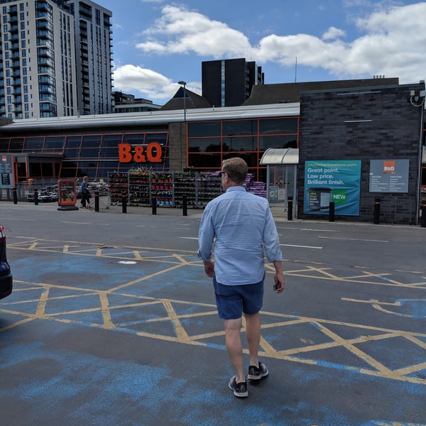 B&Q Sutton, Greater London