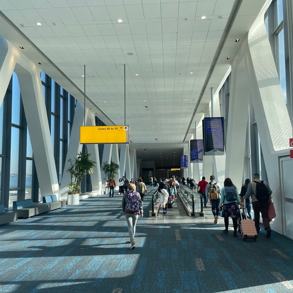 Foto tomada en Terminal B  por Aaron P. el 10/7/2022