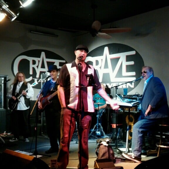Foto tirada no(a) CraZe Tavern por CraZe Tavern em 9/6/2015
