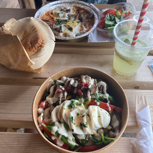 Best Food in whole London - perfect for brunch, lunch and dinner!😍 Really recomment the Limonana and all dished with the delicious hummus or the marinated aubergine!🤤
