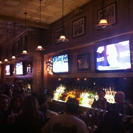 12/12/2012にYancy M.がHarrington&#39;s Bar &amp; Grillで撮った写真