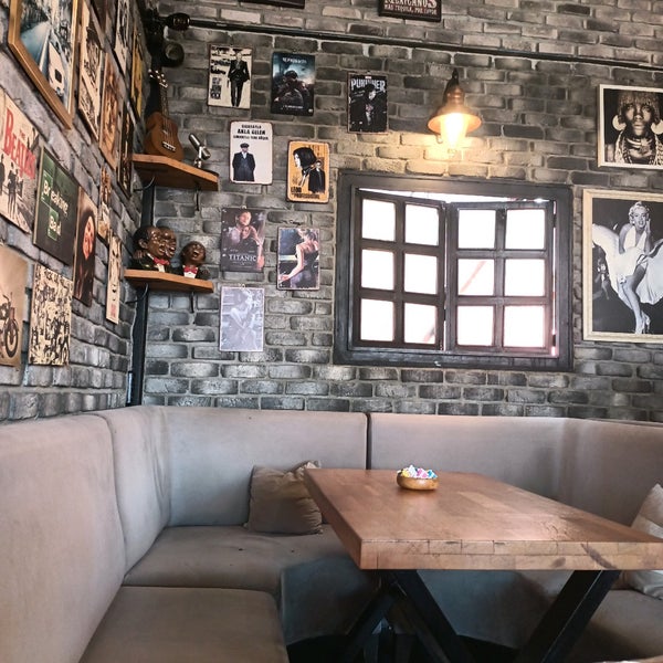 รูปภาพถ่ายที่ Don Kişot Cafe โดย T.c. İ. เมื่อ 6/12/2022