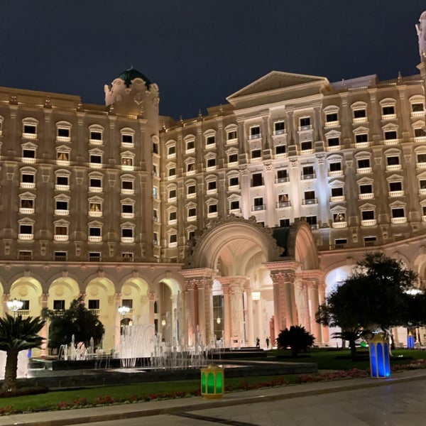Foto diambil di The Ritz-Carlton, Riyadh oleh N pada 3/24/2024