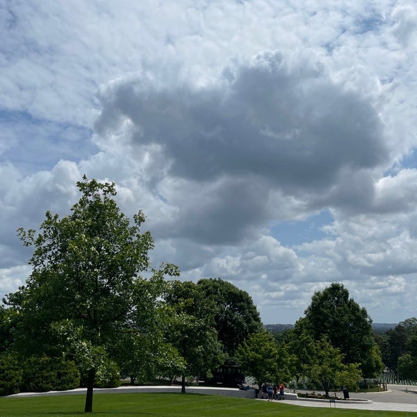 Foto tomada en Arlington National Cemetery  por Dennis H. el 5/19/2023