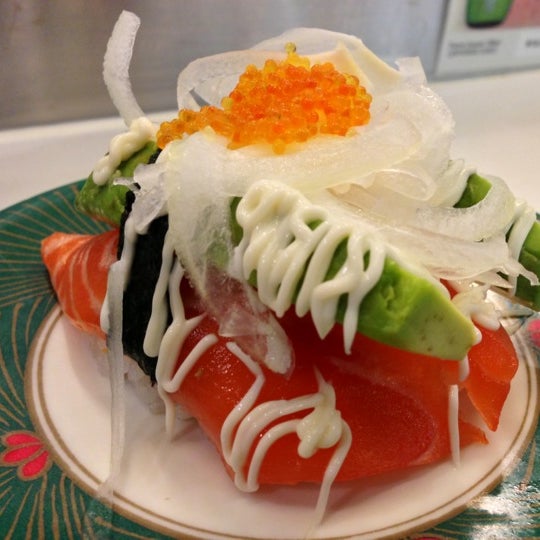 Foto scattata a Hanaichi Sushi Bar + Dining da tsvnq il 10/14/2012