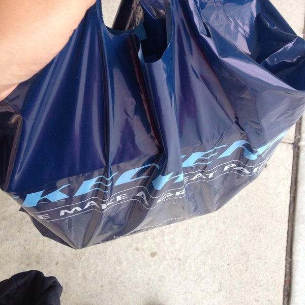 Skechers outlet 2025 rehoboth beach delaware