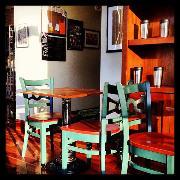 9/6/2013 tarihinde Jeremiah M.ziyaretçi tarafından Greenberry&#39;s Coffee Co.'de çekilen fotoğraf