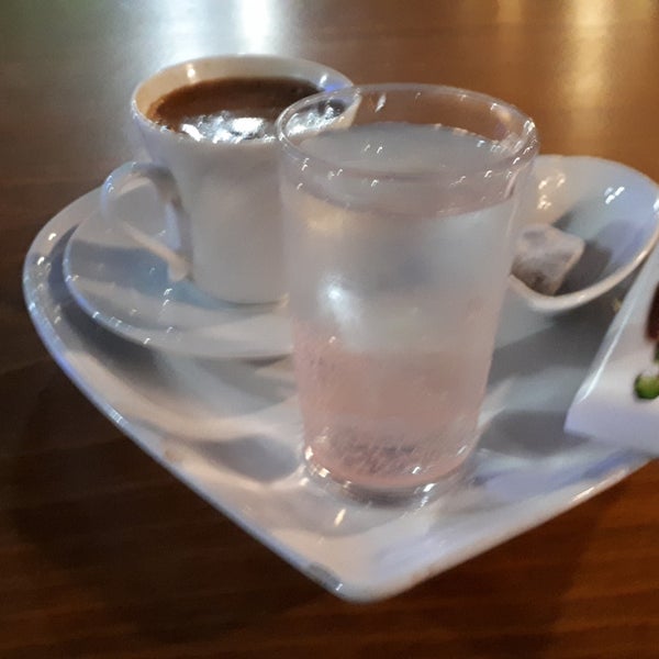 Foto tomada en Bahçee Cafe  por Orhan K. el 8/31/2018