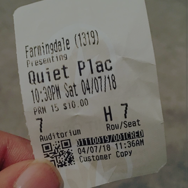 Regal UA Farmingdale & IMAX Farmingdale에서 영화관일에서의 사진