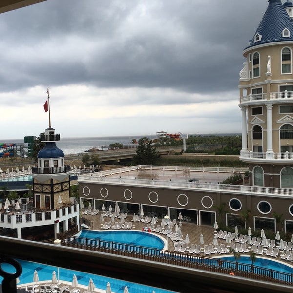 Photo taken at Club Mermaid Village Hotel Alanya by Akın Savaş S. on 9/20/2016