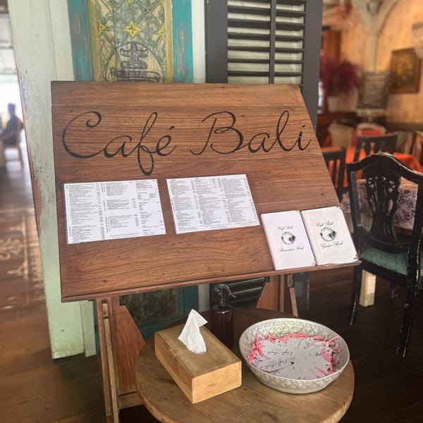 Foto scattata a Café Bali Seminyak da ‏ 🐼 ⴷ ⵃ ⵎ ⵢ il 4/25/2024
