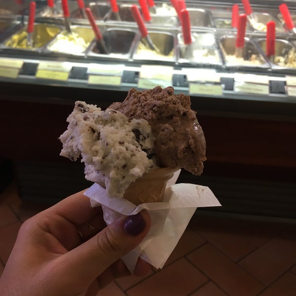 Il Gelatauro Ice Cream Parlor in Bologna