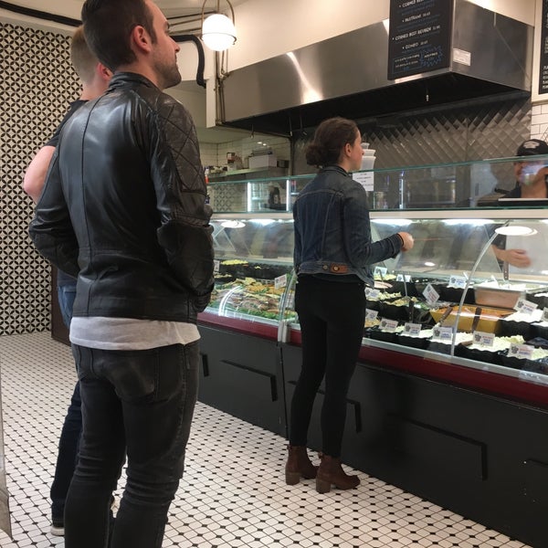 Photo taken at Smith St. Bagels by Hanna W. on 9/30/2018