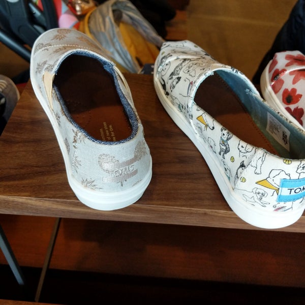 TOMS Chicago Shoe Store in Chicago
