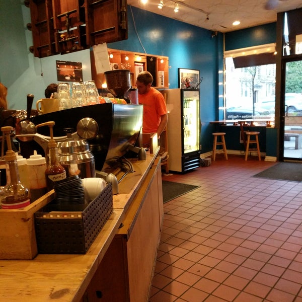 Das Foto wurde bei Ipsento Coffee House von narni am 10/3/2017 aufgenommen