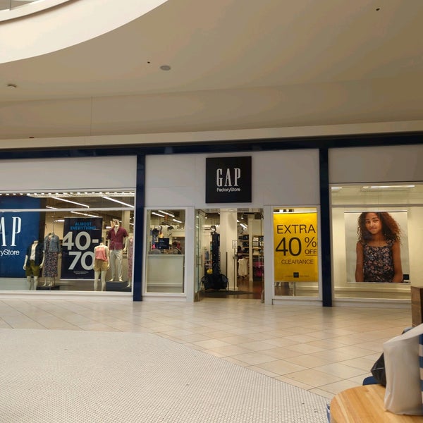 Gap Factory Store - Fashion Outlets of Chicago