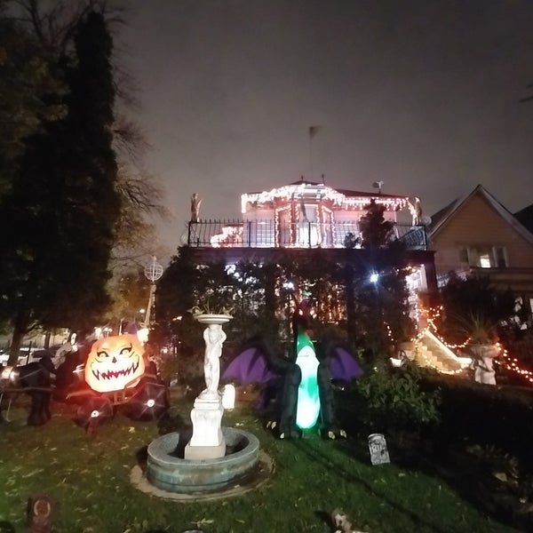 Halloween House On Logan Blvd (Agora fechado) Logan Square Chicago, IL