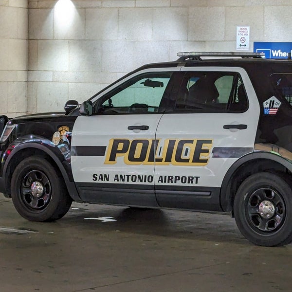 รูปภาพถ่ายที่ San Antonio International Airport (SAT) โดย Terrence เมื่อ 3/17/2024