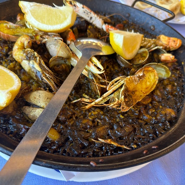 Not bad paella but I wouldn’t recommend this restaurant.