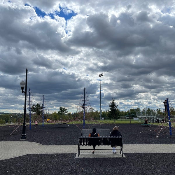 Overpeck Park Playground 3 tips from 444 visitors