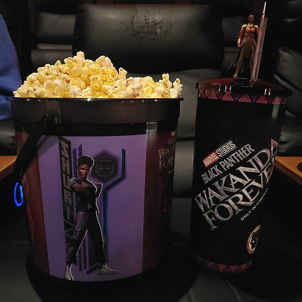 Regal Crocker Park & IMAX 30147 Detroit Road