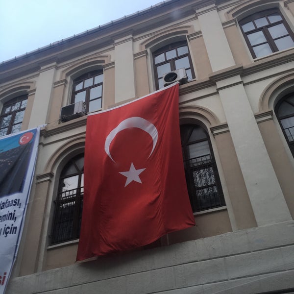 Foto scattata a Cağaloğlu Anadolu Lisesi da MYD®⭐️🌙 il 2/19/2018
