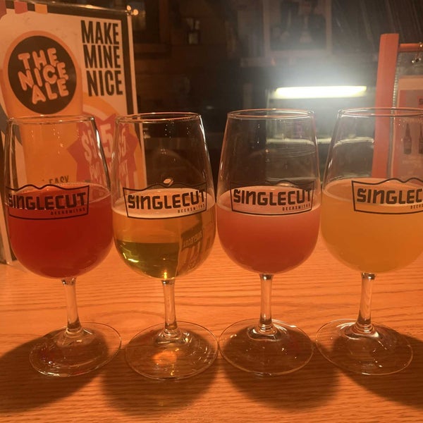 Foto scattata a SingleCut Beersmiths da Nicholas D. il 3/29/2023