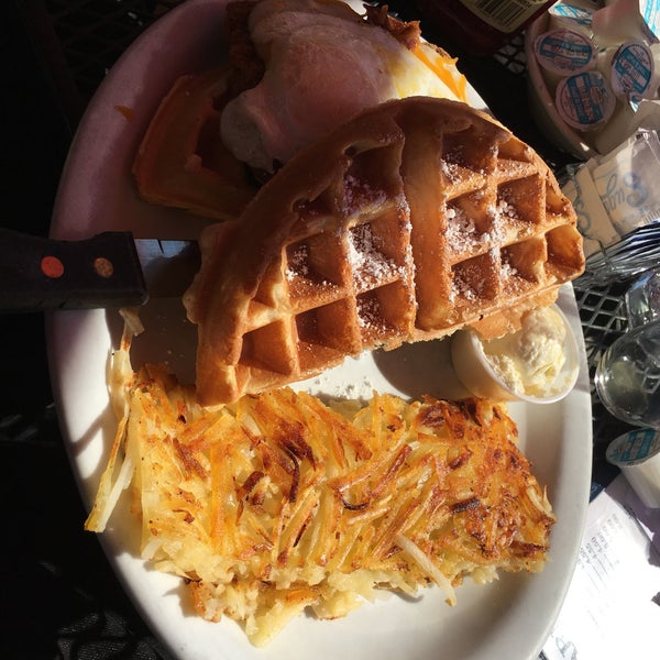 Copper Skillet Courtyard 811 Ferry St