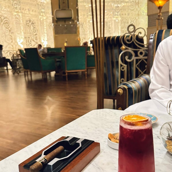 Foto tomada en Turquoise Cigar Lounge - Ritz Carlton  por Saud M el 10/6/2023