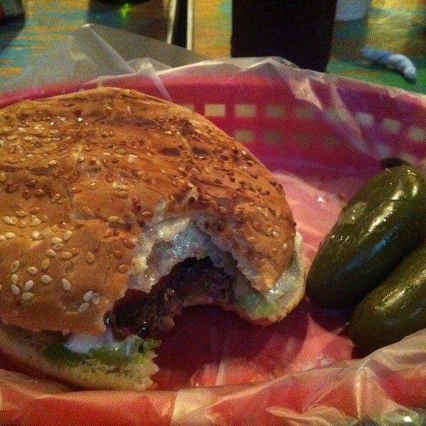Foto tomada en Patata&#39;s Burger  por Daniel C. el 4/26/2014