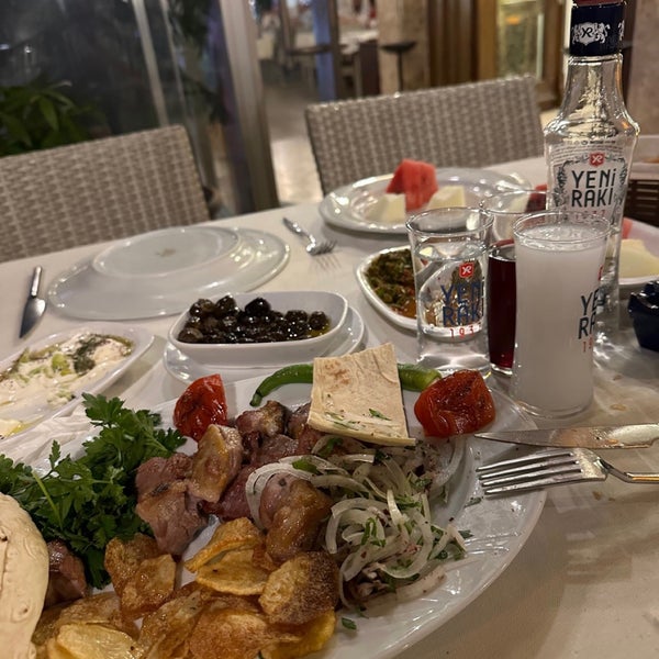 Das Foto wurde bei Maşagah Restaurant von Kerem am 7/24/2023 aufgenommen