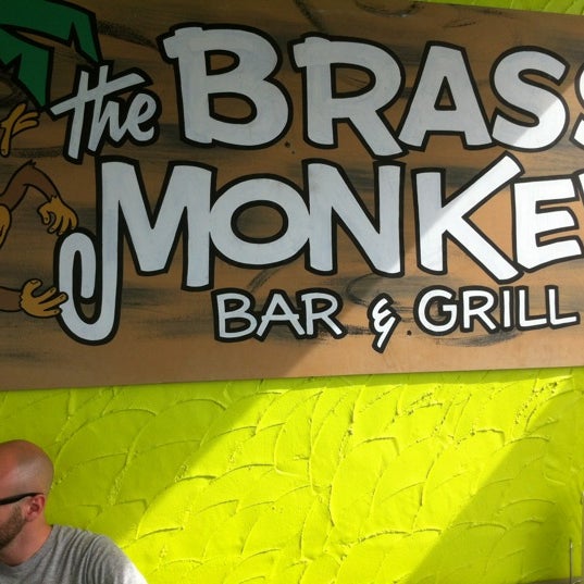 Brass Monkey PassAGrille'de Deniz Ürünleri Restoranı