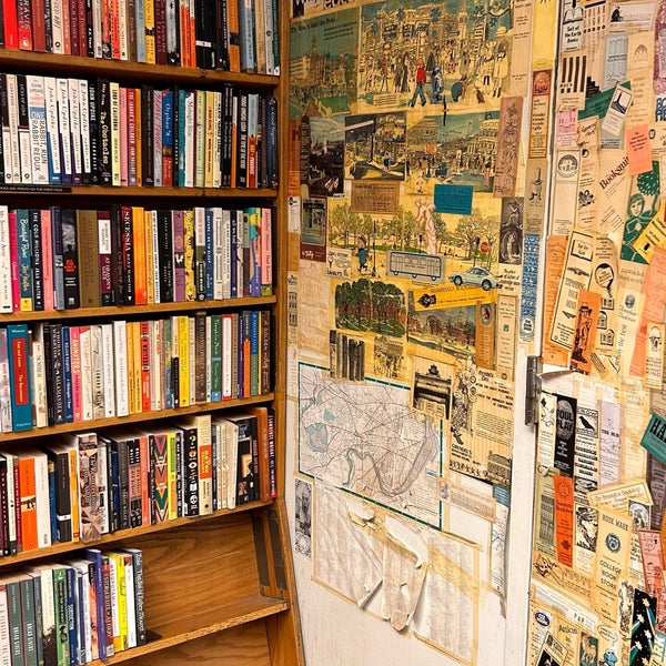 12/16/2022 tarihinde Shabnam S.ziyaretçi tarafından Harvard Book Store'de çekilen fotoğraf