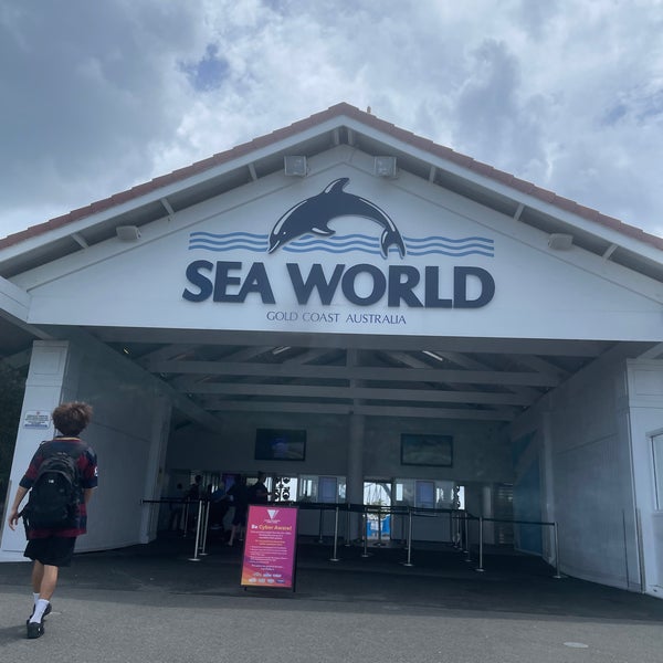 Foto diambil di Sea World oleh るな pada 2/23/2023
