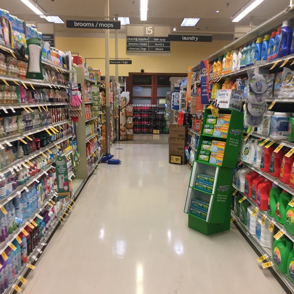 Safeway Grocery Store in Yakima