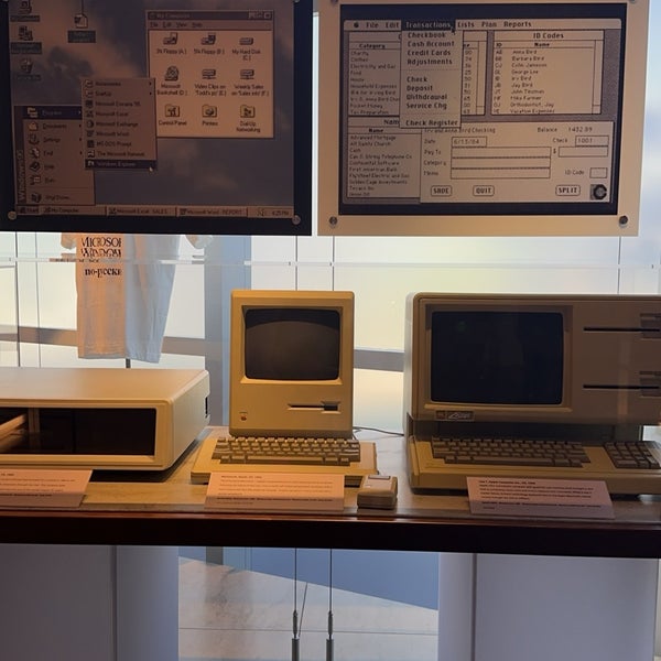 รูปภาพถ่ายที่ Computer History Museum โดย Lolo เมื่อ 5/10/2024